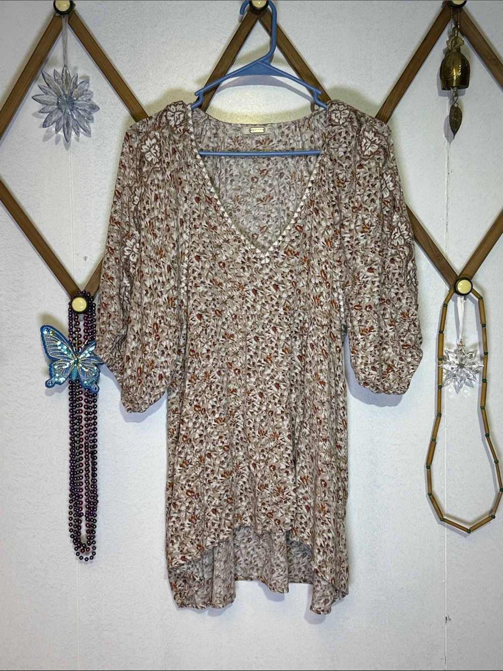 gimmicks by BKE Cream and Brown Floral V-Neck Tunic Dress